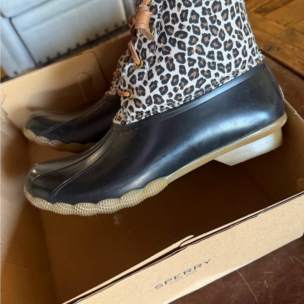 Sperry Women's Black and Leopard Print Winter Boots